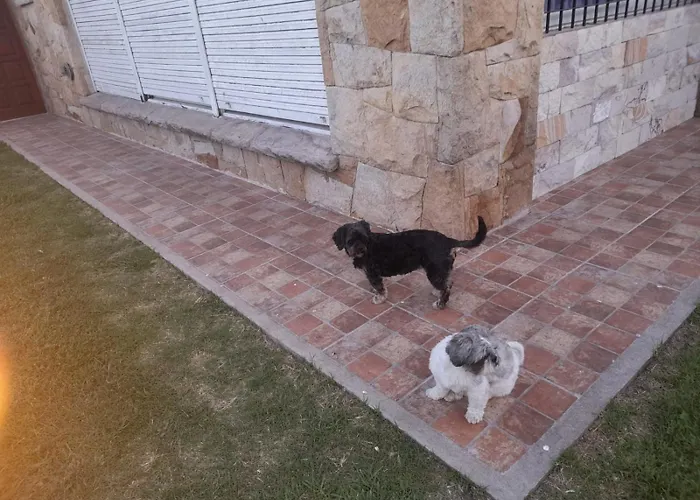 Casa De Piedra - A 2 Cuadras Del Mar - Solo Familias
