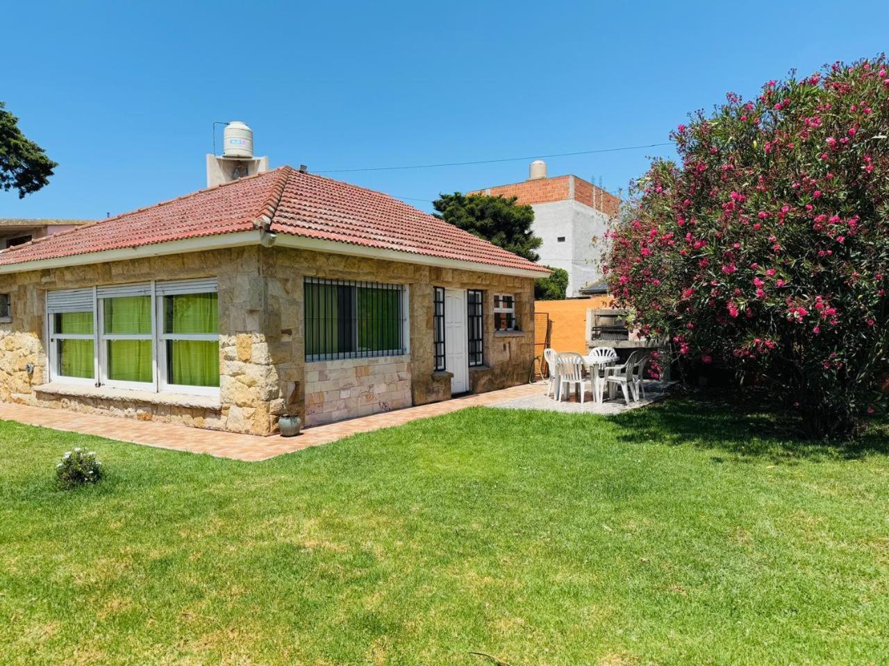 Casa De Piedra - A 2 Cuadras Del Mar - Solo Familias *